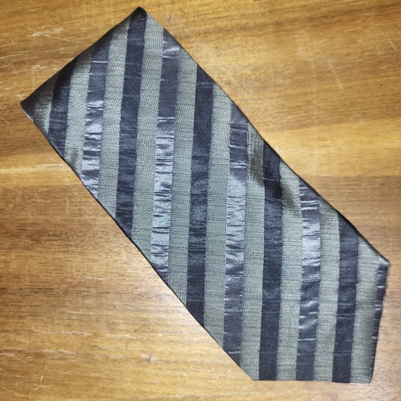 Neiman Marcus Silk Tie, Made In Italy - Picture 1 of 4